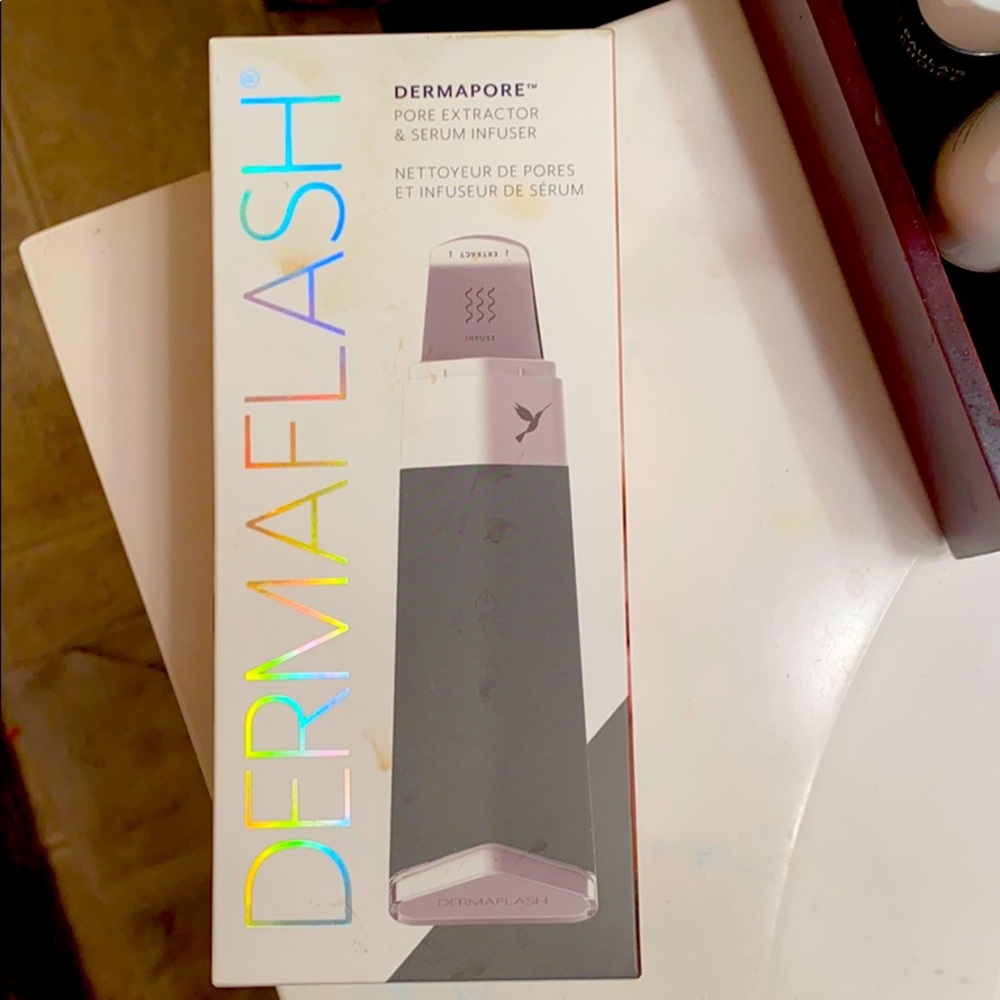 Dermaflash facial tool